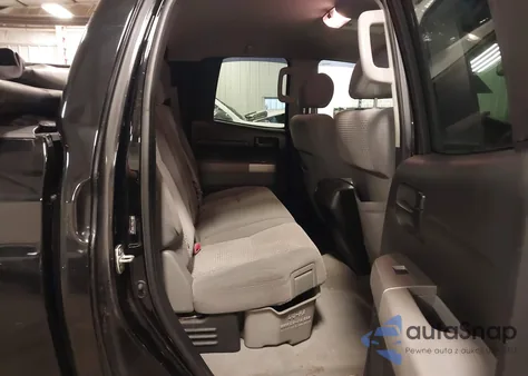 2008 Toyota Tundra Sr5 5.7L V8 z USA, uszkodzony, nr VIN 5TFBV54118X067381